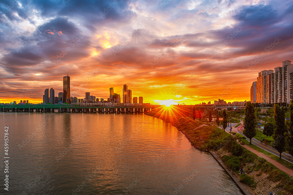 Sunset on the Hangang River in Seoul, South Korea