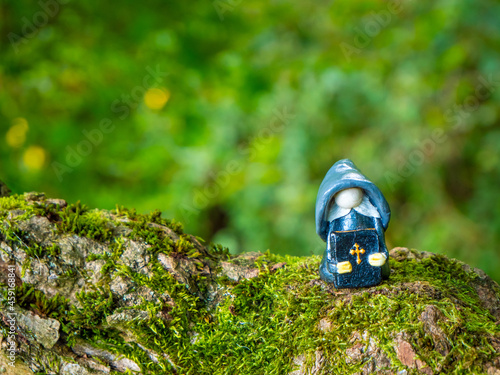 Wallpaper Mural Preacher Gnome in a Tree Torontodigital.ca