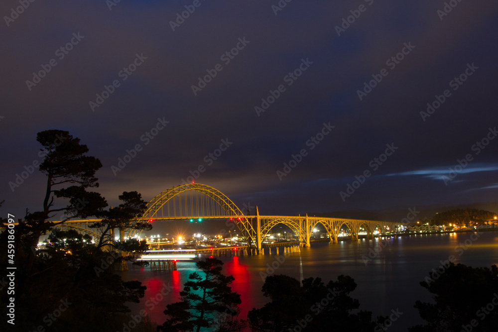 Obraz premium bridge at night