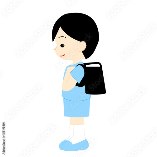 横向きの半袖姿の男の子
