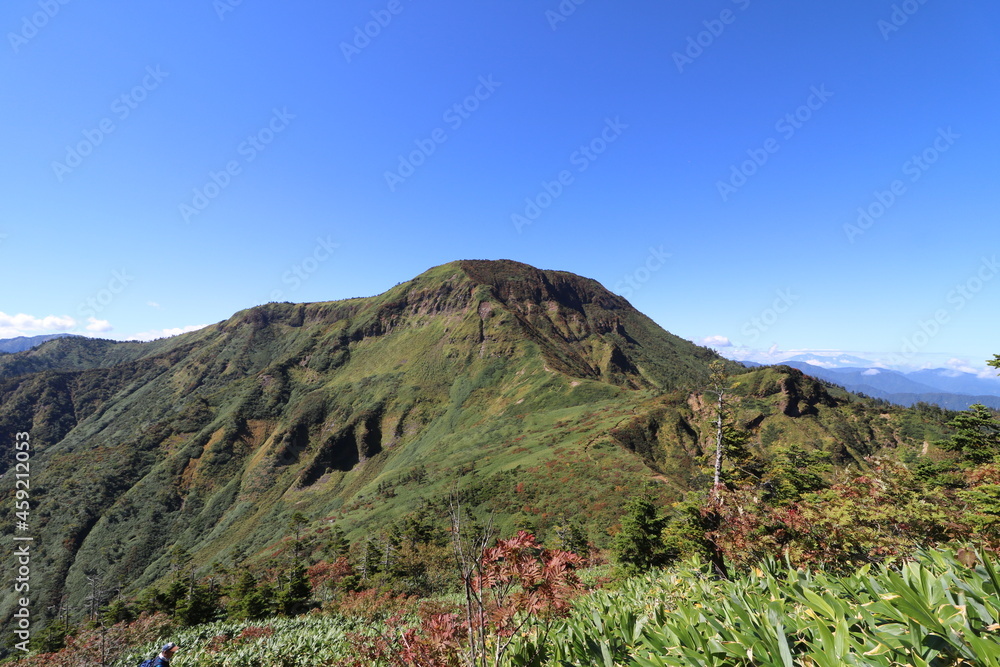 新潟県湯沢の苗場山の登山