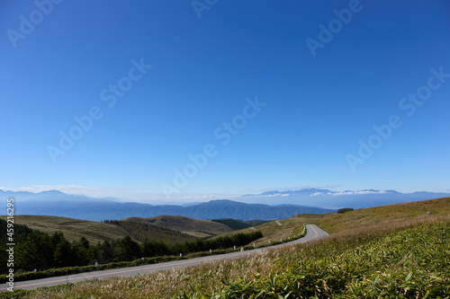 9月（秋） 車山肩よりビーナスライン・南アルプス・中央アルプスを望む 長野県諏訪市