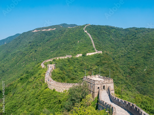 Obraz na płótnie View the Great Wall of china at Mutianyu in the summer, beijing, China, Asia, stock photo w salonie