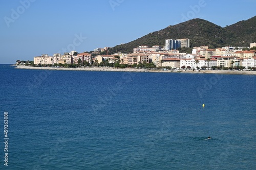 Baie d'Ajaccio en Corse l'été