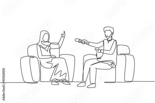 Single one line drawing journalistic interview. Coworker, colleagues talk, conversation. Journalist, interview with Arabian businesswoman communicating. Continuous line draw design vector illustration