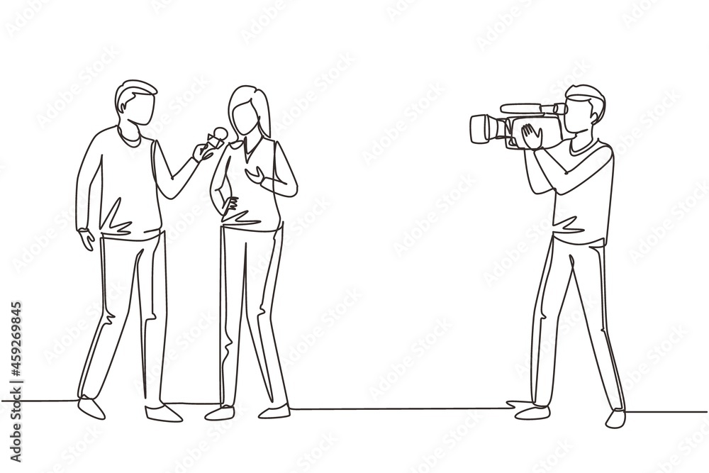 Single continuous line drawing journalist, operator interview television program or news. TV host, reporter, cameraman questioning woman. Video recording show broadcasting. One line draw design vector Single continuous line drawing journalist, operator interview television program or news. TV host, reporter, cameraman questioning woman. Video recording show broadcasting. One line draw design vector