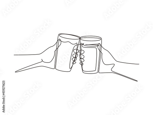 Single continuous line drawing couple toasting healthy juice drinks together at restaurant. Detox smoothie drink toast at summer holidays. Fruit juicing weight loss diet. One line draw design vector
