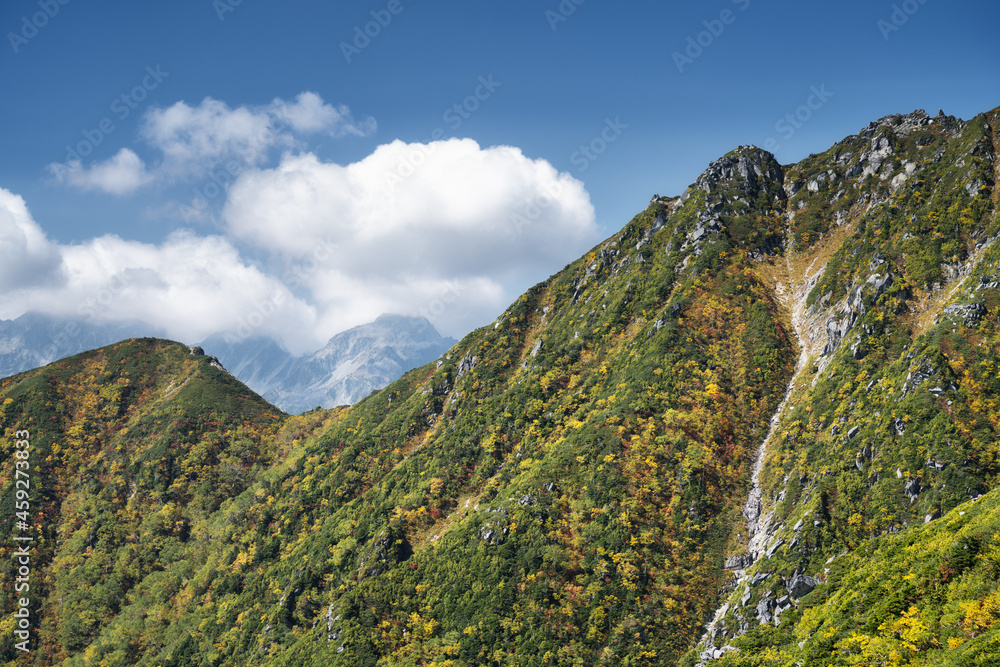 常念山脈の尾根