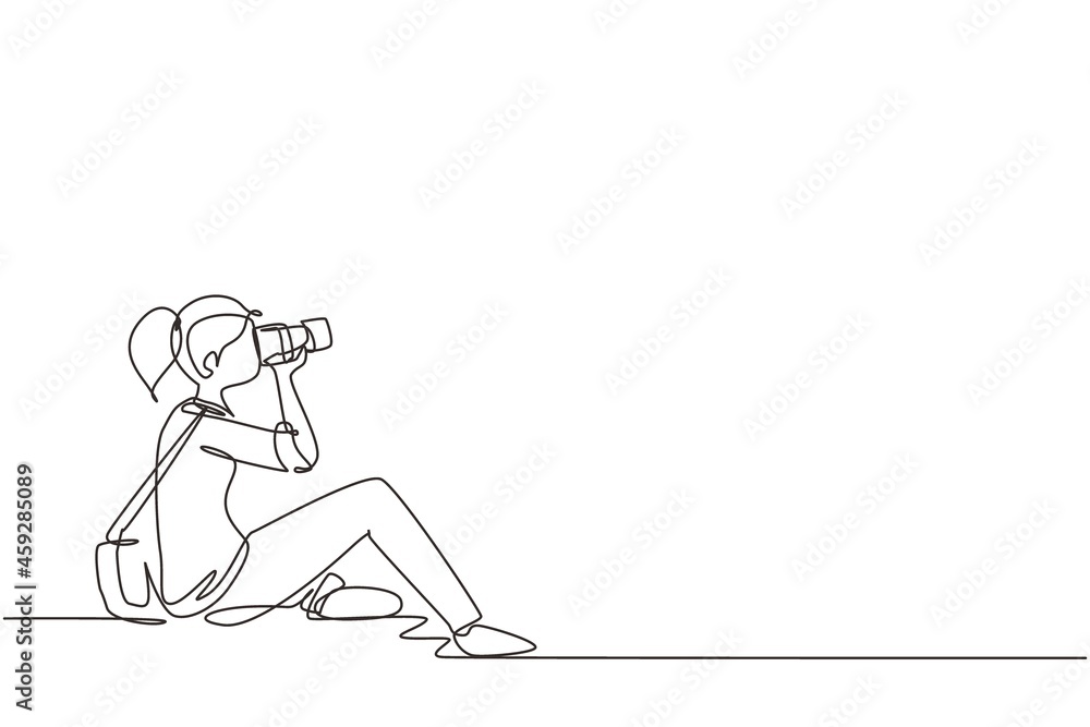 Single one line drawing woman photographer of paparazzi taking photo with modern digital camera with angles. Journalist or reporter making pictures. Continuous line draw design vector illustration - obrazy, fototapety, plakaty 