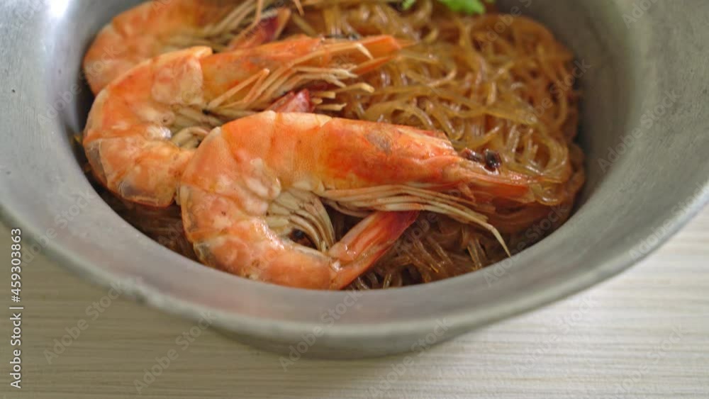 Casseroled or Baked Shrimp with Glass Noodles or Shrimp potted with vermicelli Casseroled or Baked Shrimp with Glass Noodles or Shrimp potted with vermicelli