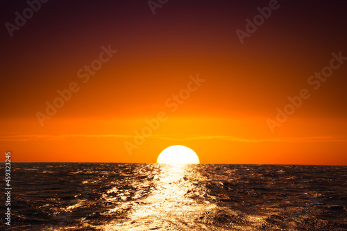 Fototapeta Naklejka Na Ścianę i Meble -  Sea landscape, vivid sunset.