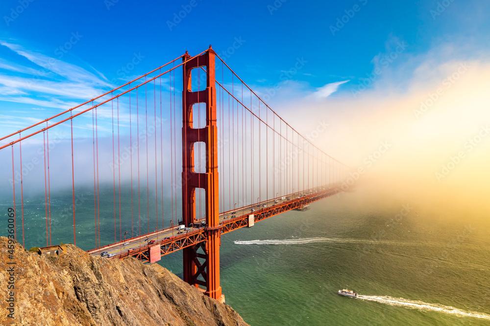 Fototapeta premium Golden Gate Bridge in San Francisco