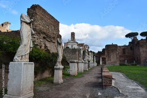 Antyczne ruiny, Rzym Włochy #459380222