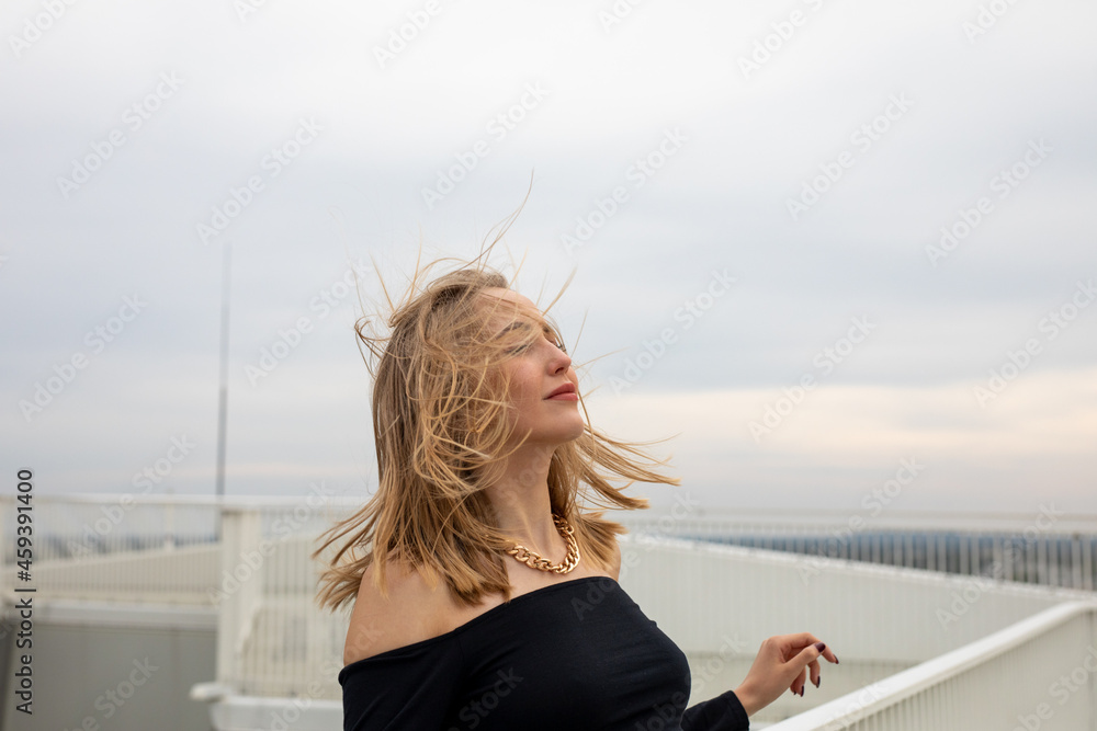 Frau auf Wolken Frau auf Wolken