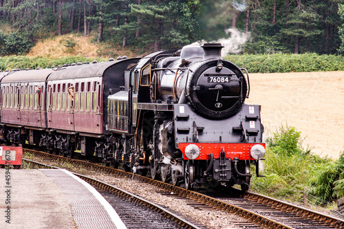 BR Standard 4 – 76084 pulling a rake of carriages