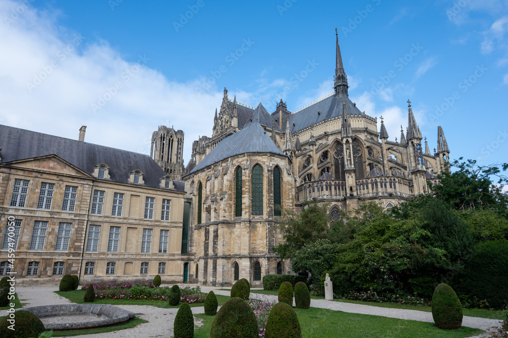 Obraz premium View from back side on gothic Roman Catholic cathedral church Notre-Dame in central part of old French city Reims, France