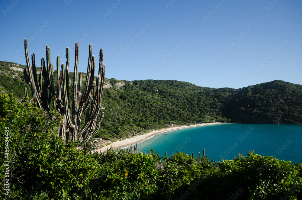 Praia avistada do alto de uma montanha. Praia do forno em Arraial do Cabo RJ Praia avistada do alto de uma montanha. Praia do forno em Arraial do Cabo RJ