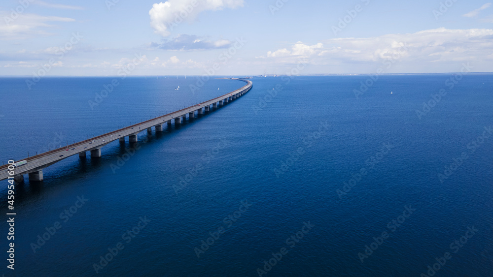 Brücke im Meer