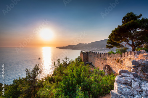 фотографія Beautiful sunset at the Alanya castle by the Mediterranean Sea