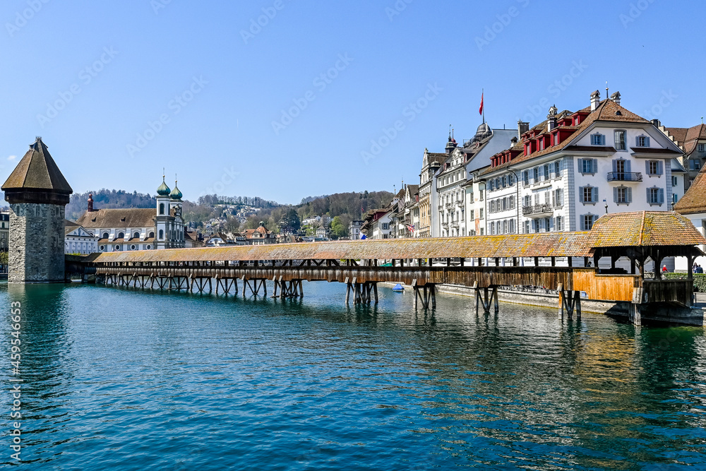 Luzern Kapellbr cke Holzbr cke Wasserturm Reuss Pilatus Fluss luzern-kapellbr-cke-holzbr-cke-wasserturm-reuss-pilatus-fluss