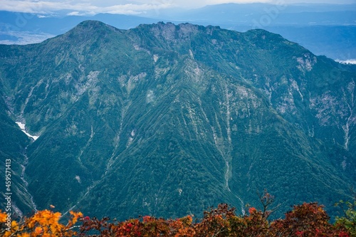 越後駒ヶ岳から見た八海山 © 貴晴 井上