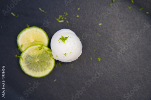 Zitronen eis