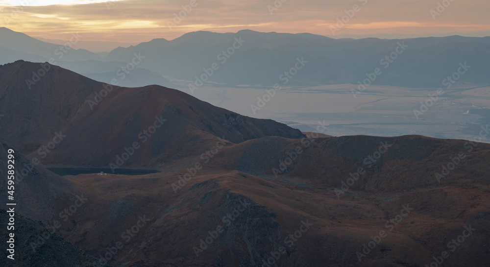 Fototapeta premium sunrise over the mountains