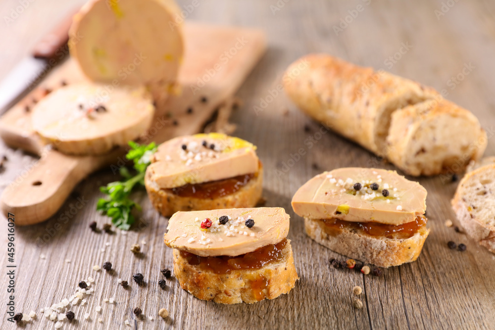 festive canape with foie gras and onion StockFoto Adobe Stock