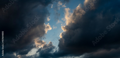 空 雲 太陽 夕日 夕暮れ 曇り空 Cloudy sky, cloud,sky,sun 