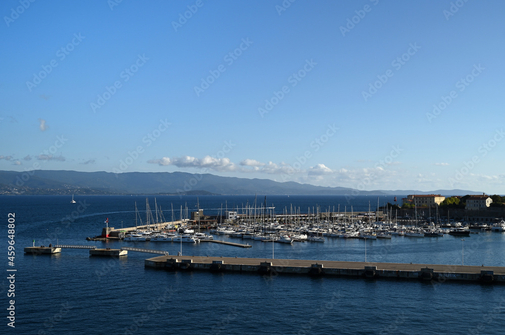 Vue générale du port Tino Rossi à Ajaccio