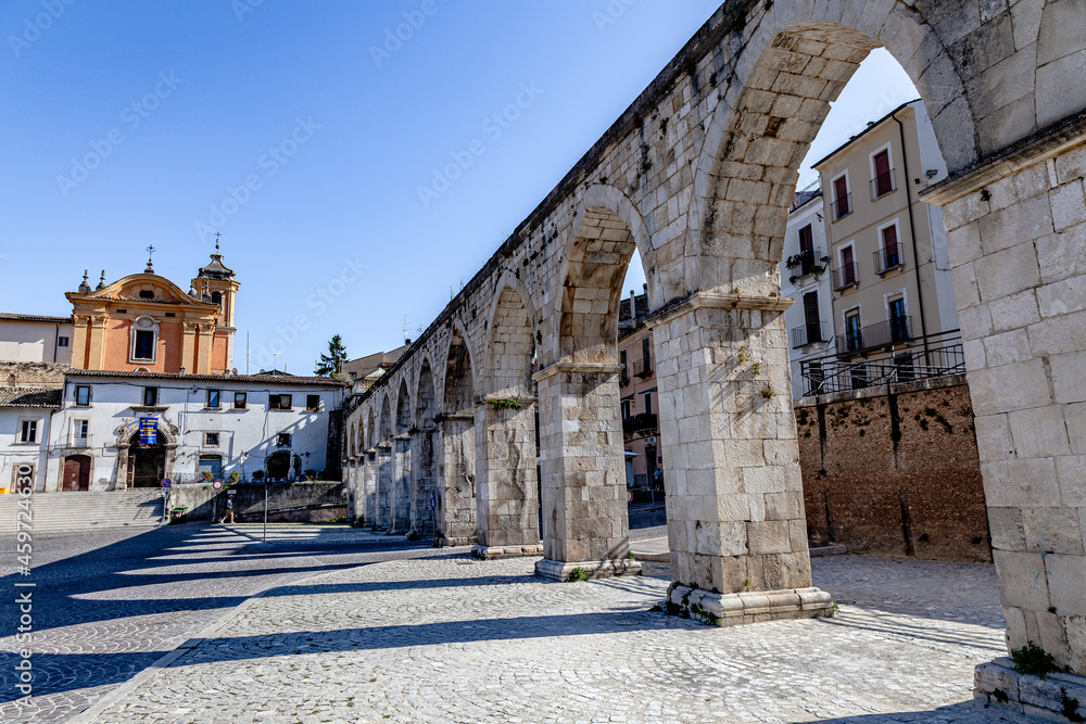 L'acquedotto medievale di piazza Garibaldi a Sulmona in Abruzzo