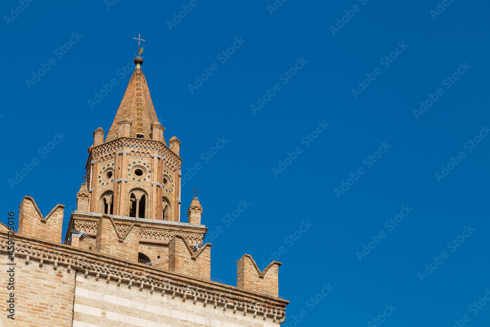 Il campanile della cattedrale di San Berardo a Teramo
