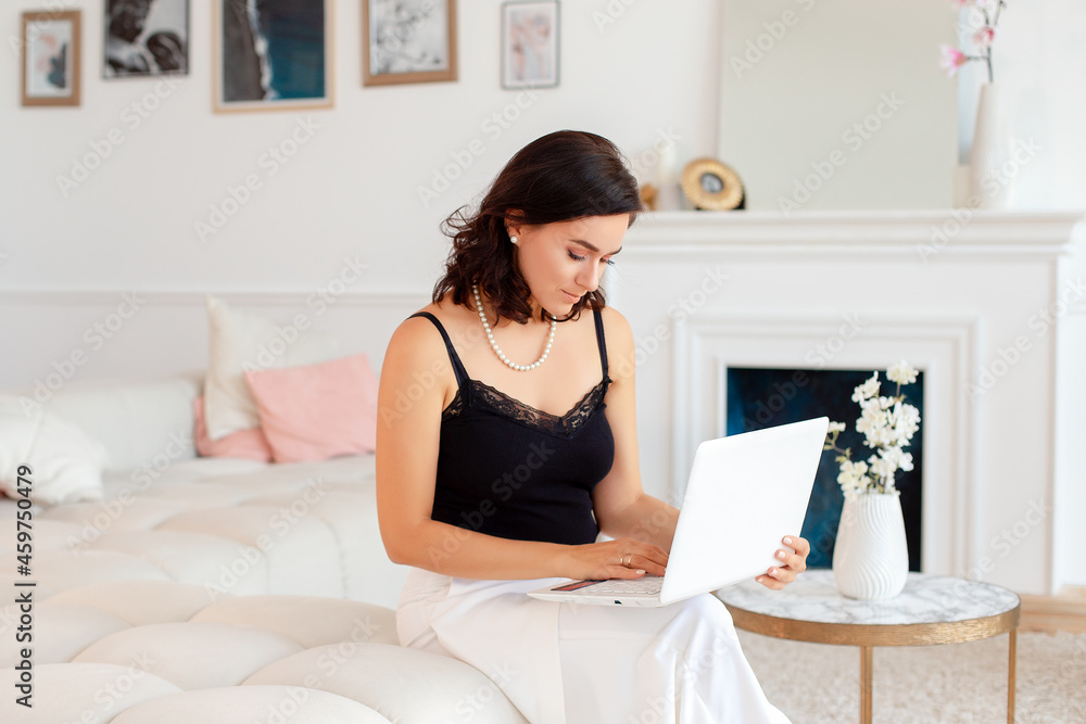 woman using laptop, woman with laptop, business style woman using laptop, woman with laptop, business style