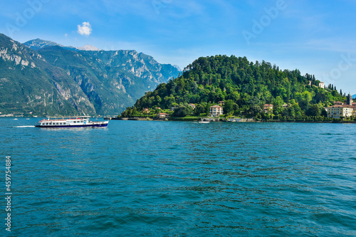 Lake Como in Italy, the beautiful town of Bellagio © VinyLove Foto