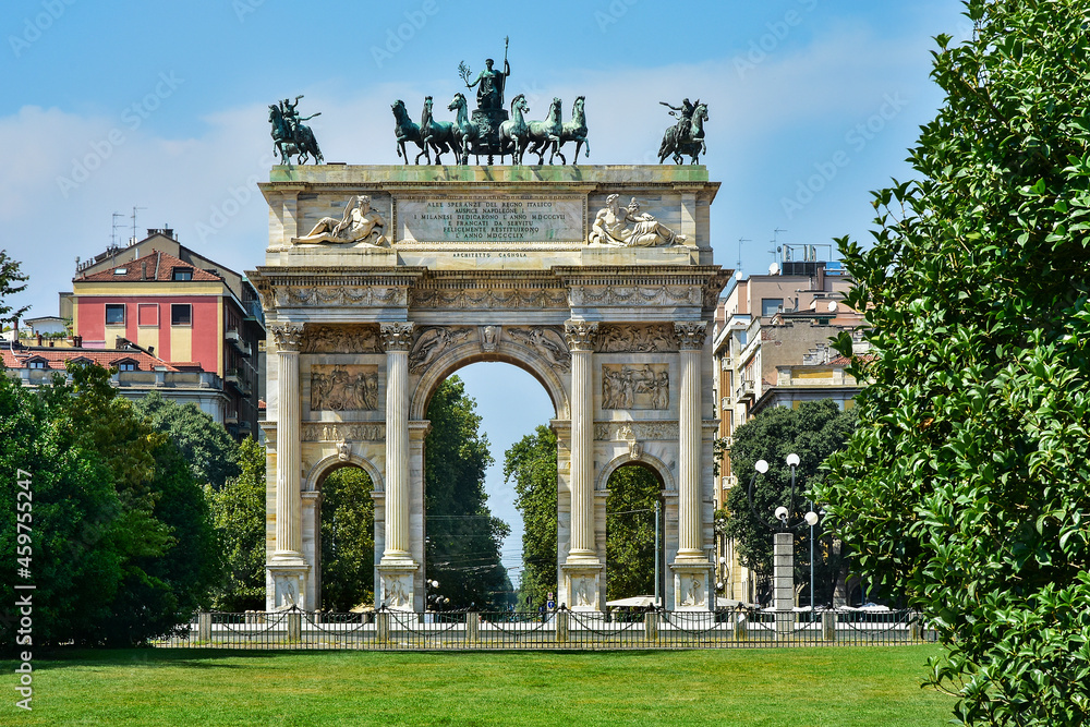 Fototapeta premium Arch of Peace (Arco della Pace) in Milan, Italy