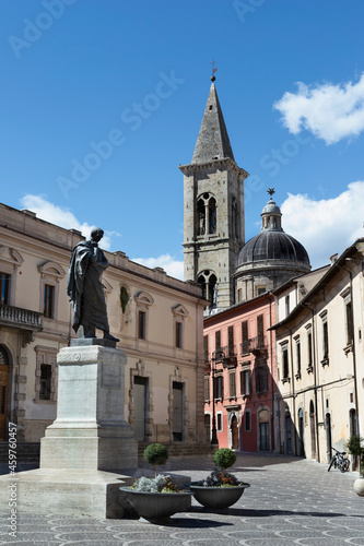 Obraz na plátně Sulmona , square with statue of poet Ovid