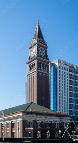 Obraz na płótnie Seattle, WA - USA - Sept. 24, 2021: Vertical view of the historic King Street Station, an Amtrak train station in Seattle, Washington. Designed by Reed and Stem in 1906. w salonie