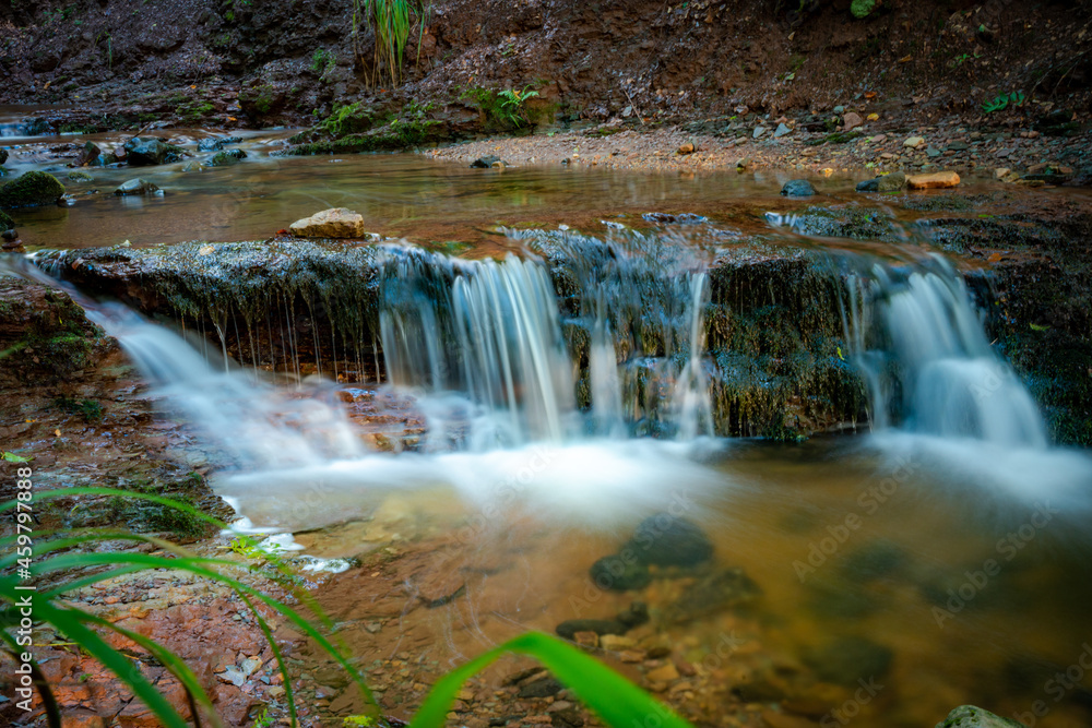 Obraz premium Kaskadenschlucht, Rhön, Bach, Wasserfall, Steine, Bachlauf
