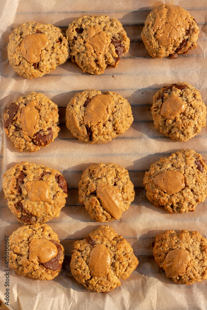Protein-rich baked oatmeal cookies with chocolate chips and peanut butter Protein-rich baked oatmeal cookies with chocolate chips and peanut butter