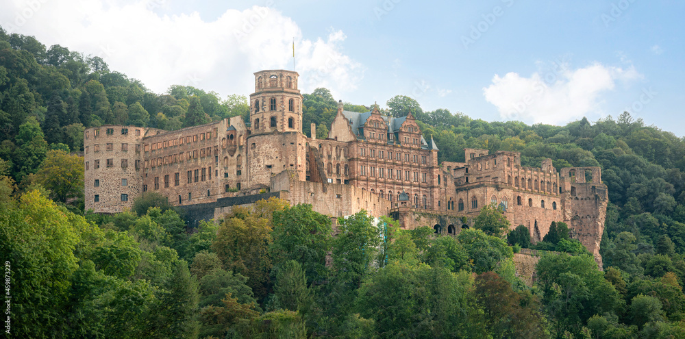 Das Heidelberger Schloss im Abendlicht