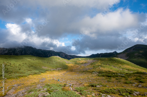 のどかな山の風景 © Casey