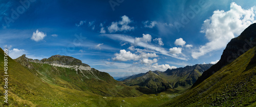 Fototapeta Naklejka Na Ścianę i Meble -  Panorama in the swiss mountains at the Foopass 