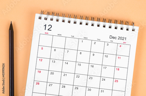 December 2021 desk calendar.