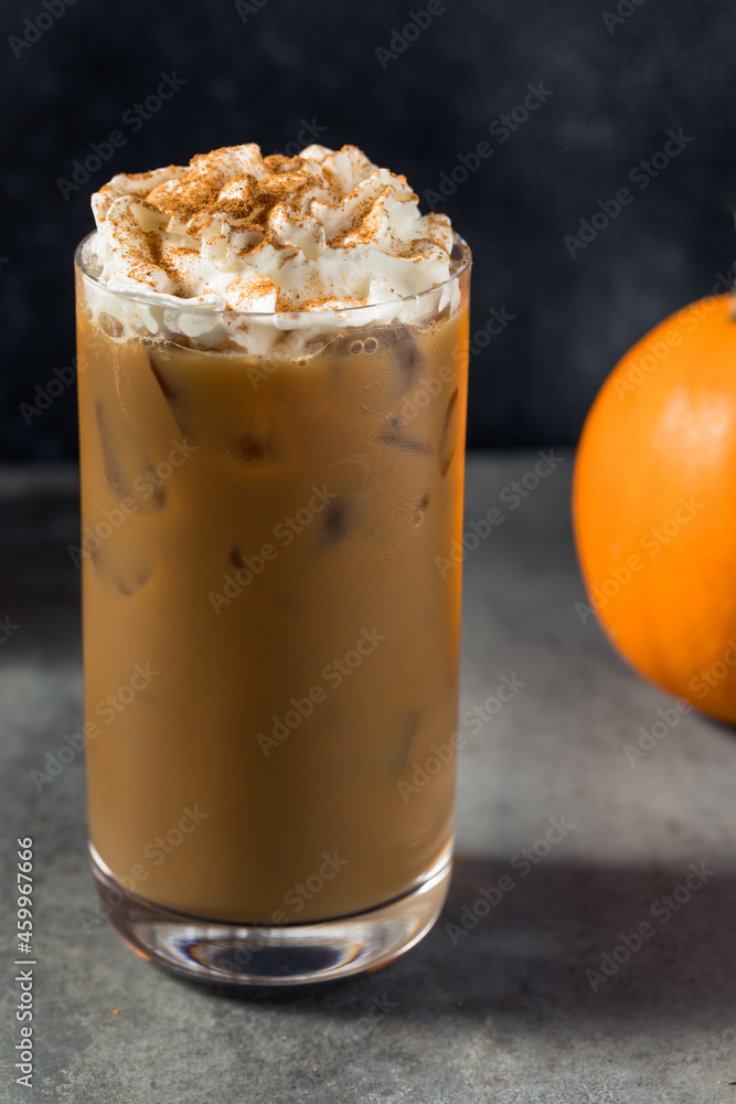 Refreshing Cold Pumpkin Spice Iced Latte Refreshing Cold Pumpkin Spice Iced Latte