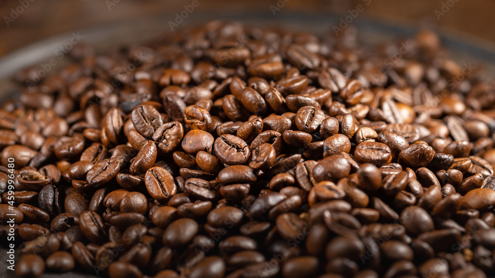 Fototapeta premium Roasted arabica coffee background, coffee mockup