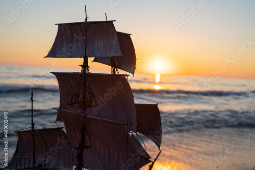 Fototapeta Naklejka Na Ścianę i Meble -  vintage pirate sailing ship at sea