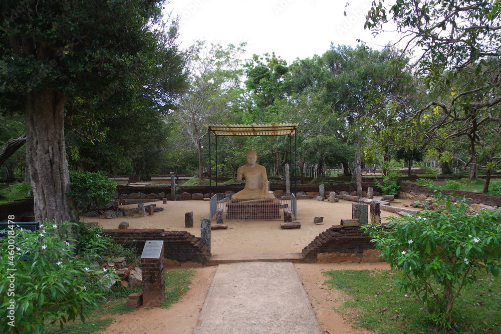 スリランカの世界遺産　聖地アヌラーダプラ