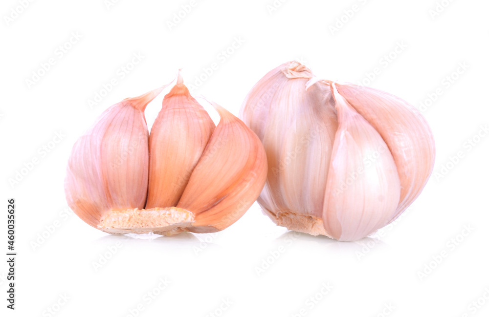 Obraz premium garlic isolated on white background
