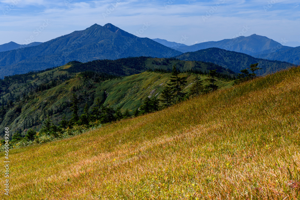 会津駒ヶ岳から見た燧ヶ岳と至仏山