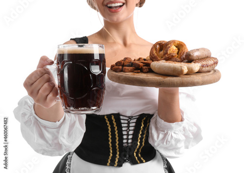 Beautiful woman in traditio...